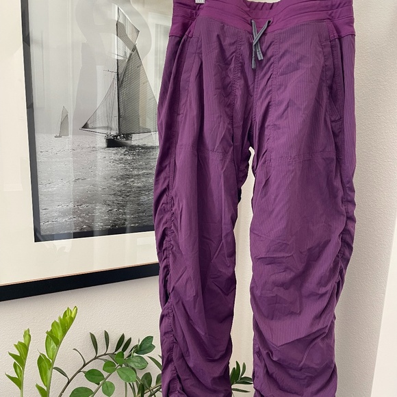 COPY - Ivivva Live To Move Pants 14 - Picture 1 of 6